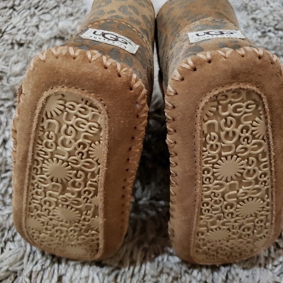 Ugg boots - Picture 3 of 4